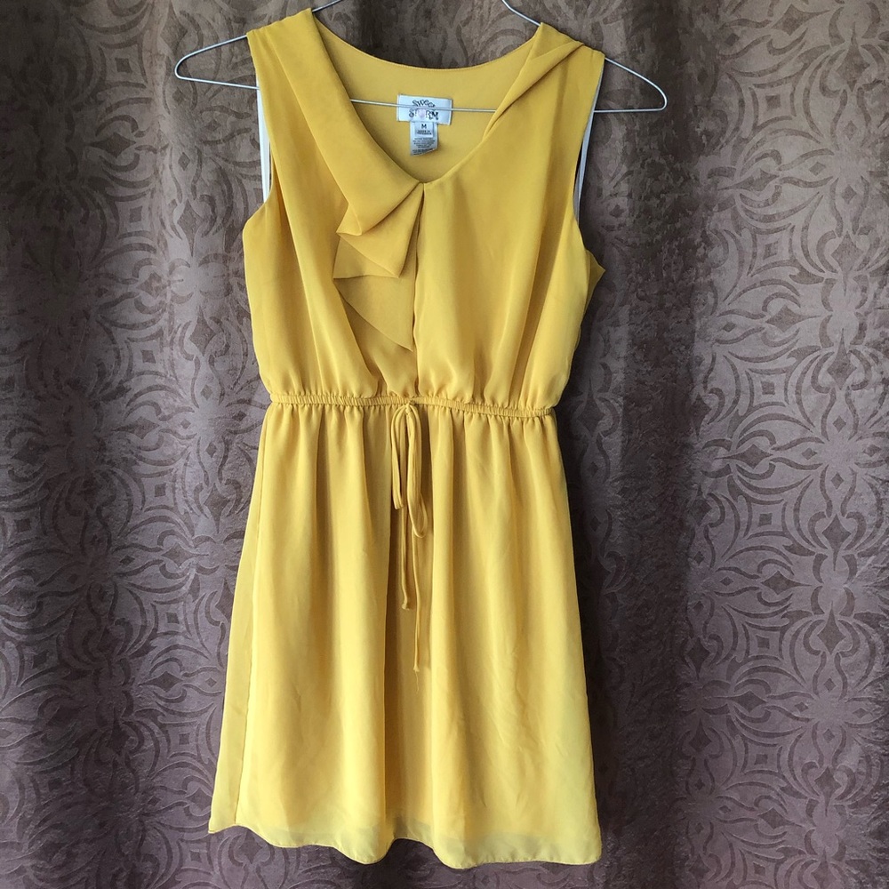 Mustard Yellow Dress 💛